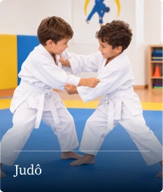 Alunos da Zoe na aula de judô